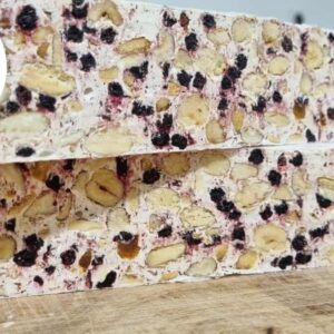 Nougat artisanal aux myrtilles sauvages riche en fruits